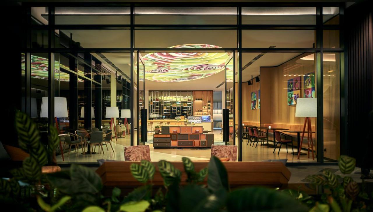 อมารี กัวลาลัมเปอร์ Hotel ภายนอก รูปภาพ The lobby lounge