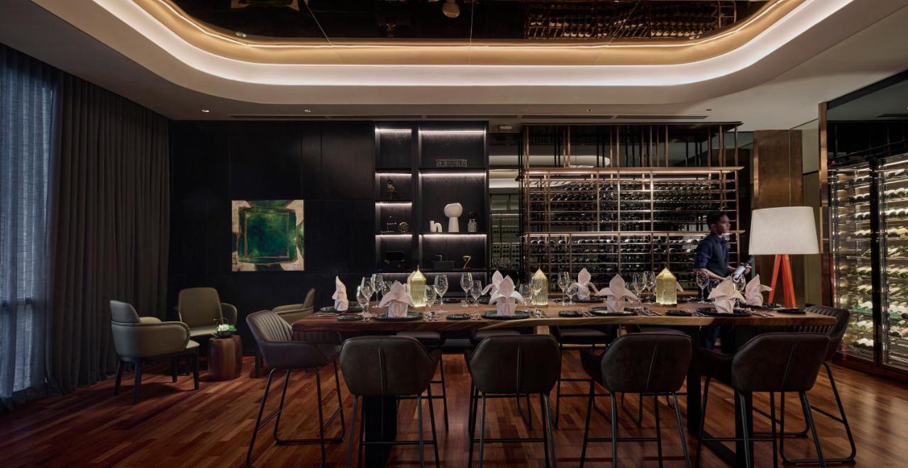 อมารี กัวลาลัมเปอร์ Hotel ภายนอก รูปภาพ The private dining room at the restaurant